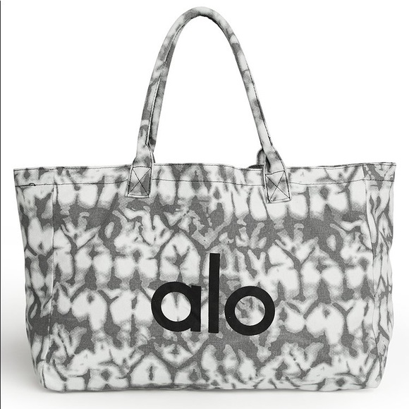 NWT alo yoga shopper tote in gray tie dye - Picture 3 of 8